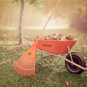 Vassoura De Jardim Com Cabo 120 Cm Laranja Tramontina