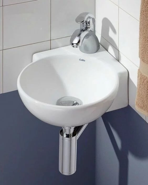 25592