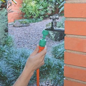 Adaptador Fêmea com Rosca 3/4" e Redução 1/2" Em Plástico Para Jardim Tramontina